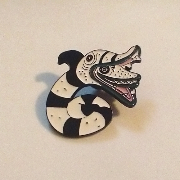 🧁 3/$30 Beetlejuice Striped Sandworm Snake Enamel Pin NEW - Picture 1 of 4